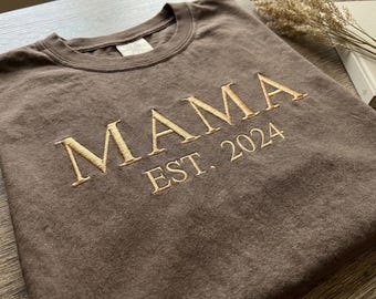 Camiseta bordada personalizada "Mamá" - Camiseta con colores cómodos para el Día de la Madre