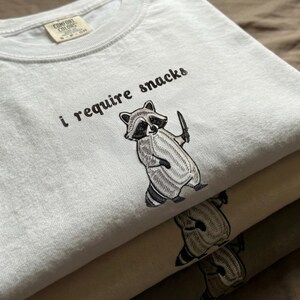 I Require Snacks Personalized Embroidered T-shirt - Raccoon Tee - Custom Animal Gift - Funny Cozy Comfort Colors Shirt Bild 5