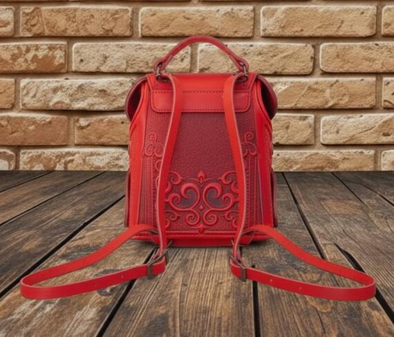 Chic Red Leather Backpack GUESS Caley VG767433 Large Red Rucksack | Chic Eco-Leather  main image 3