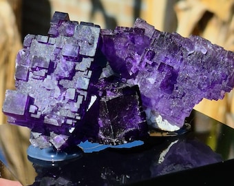 Cubo escalonado púrpura superior de fluorita. China.