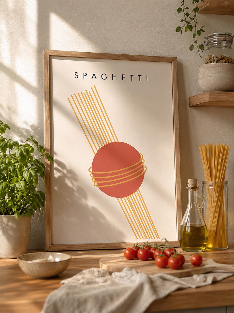 K&ouml;nnte beinhalten: Ein gerahmter Kunstdruck mit dem Wort SPAGHETTI in schwarzer Schrift am oberen Rand. Das Grafikdesign zeigt einen gro&szlig;en roten Kreis, der &uuml;ber mehreren parallelen gelben Linien liegt, die diagonal &uuml;ber einen cremefarbenen Hintergrund verlaufen.