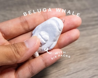 Llavero de piedra antiestrés de ballena beluga / Beluga rellenita de seis paquetes / Alivio de la ansiedad hecho a mano en arcilla / Divertido regalo del océano / Personalizable
