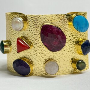 Bracciale rigido con pietre preziose, zaffiro sfaccettato, rubino, turchese, braccialetti in ottone