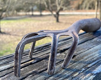 Rusty Metal Hand Garden Rake or Cultivator Rustic Country Rusty Gardening Tool Farmhouse Inspired Gallery Wall