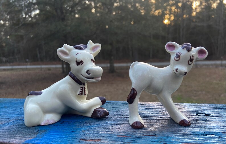 Rio Hondo Mama Cow and Calf Figurines Farm Animal Shelf Sitters Kitschy Kitchen Farmhouse Inspired Tiered Tray Decor Mid Century Figures image 6