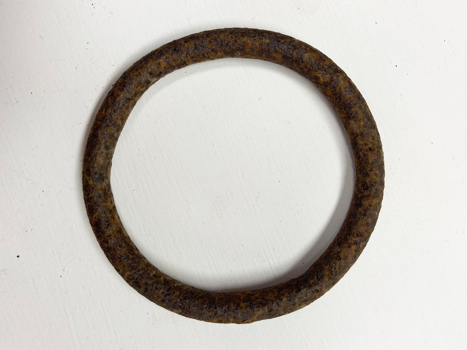 2 Rusty Iron Circles 2 Rusty Iron Rings Rusted Salvaged Home Etsy