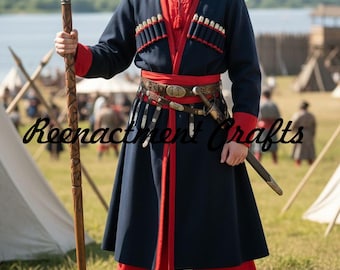 Tradycyjny kozacki płaszcz czuka – granatowy wełniany strój narodowy kozaków, historyczny strój wojownika kaukaskiego