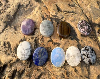 Naturlig rosenkvarts orosten Pocket Palm Stone, slätpolerad kristall för avslappning och daglig energibalans, unik presentidé till henne