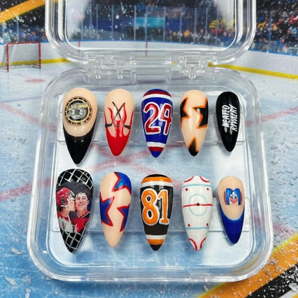 Unhas postiças de hóquei no gelo, unhas personalizadas com número de camisa, unhas para fãs de esportes, unhas para o dia do jogo de hóquei, unhas inspiradas na NHL, unhas artísticas para casais.