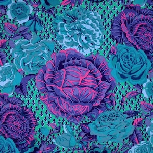 1 Fat Quarter Kaffe Fassett CABBAGE & ROSE DP038 Blau Großes Blumen Lila Grün Rosa Kreuzschraffur Blumen Quilten Nähen Beinsmint Stoff