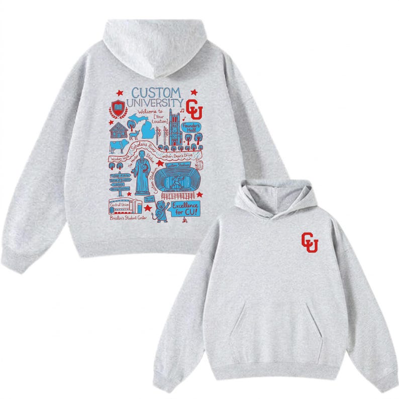 Puede incluir: Dos sudaderas con capucha de color gris claro. Una presenta un gr&aacute;fico con el texto "CUSTOM UNIVERSITY" y otros textos e ilustraciones en rojo y azul. La otra sudadera tiene un logotipo "CU" rojo en el pecho.