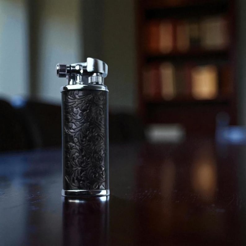 Retro Vintage Lighter, Refillable Vintage Smoking Accessory, Unique Gift for Men and Collectors Black