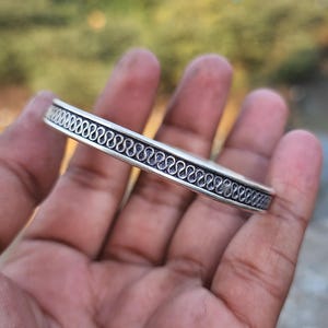 Armband i 925 sterlingsilver med graverat mönster, minimalistiska stapelbara smycken