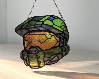 Ma.st.er Ch.ief Resin Suncatcher, Ha.lo Inspired Window Hanging, Gamer Room Decor, Video Game Art Gift, Sci-Fi Fan Home Decor