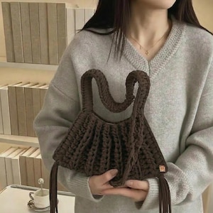 Crochet Hobo Bag Pattern, Chunky T-Shirt Yarn DIY (Beginner-Friendly)