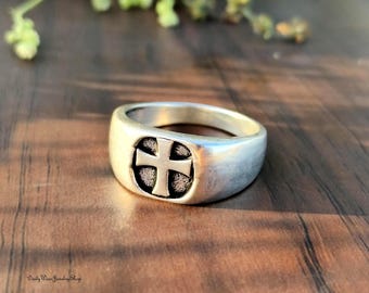 Anello con sigillo a croce templare fatto a mano, anello medievale crociato in argento, regalo religioso unico per uomo