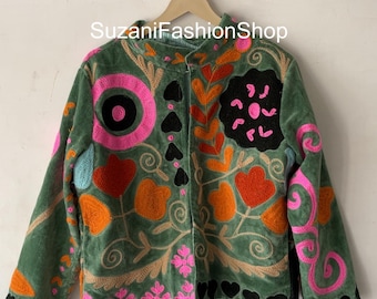 Chaqueta de invierno con bordado Suzani hecho a mano