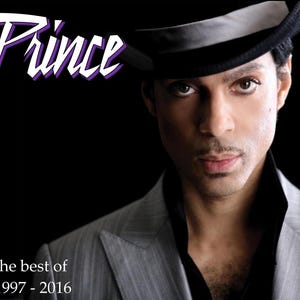 Op de afbeelding: Albumhoes met Prince in een grijs pak en een zwarte hoed met een witte band. Het woord "Prince" staat in paarse letters bovenaan. De tekst "the best of 1997-2016" staat onderaan.