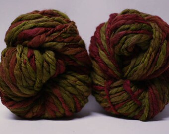 Thick and Thin Yarn Hand Spun Wool Taupe Merino Slub tTs(tm) Hand dyed Extra Super Bulky Triple Ply xxLR TP 17009