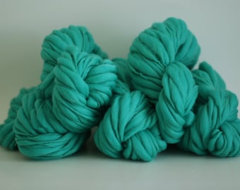 Merino Thick and Thin Hand Spun Yarn Jade Wool Slub tTS(tm)