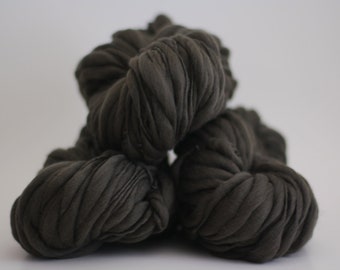 Hand Spun Thick and Thin Yarn Carbon Merino Wool Slub tTS™