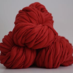 Hand Spun Thick and Thin Yarn Red Merino Wool Slub tTS™