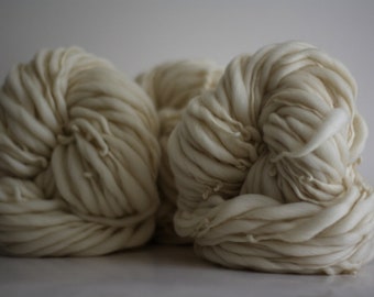 Thick and Thin Yarn Hand Spun Wool Raw Base Bare Dyeing Slub TtS™ Bulk Ecru Natural White Undyed