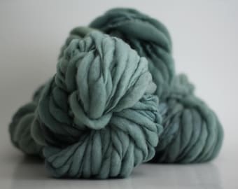 Thick and Thin Wool Yarn Chunky Hand Spun Slub Hand Dyed tts™ Oakmoss
