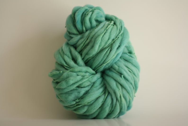 tm Seafoam Green HandSpun Thick and Thin Wool Yarn Chunky Slub Hand Dyed tts