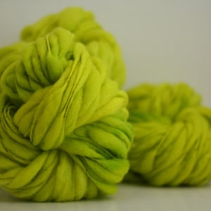 Chunky HandSpun Thick and Thin Wool Yarn Slub Hand Dyed tts™ Neon Chartreuse