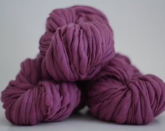 Hand Spun Thick and Thin Yarn Berry Merino Wool Slub tTS™