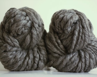 Handspun Thick n Thin Yarn Gotland Wool Slub TtS(tm) Bulk Natural Grey Undyed Triple Ply Art Super Bulky Chunky Pounder GTP1800x