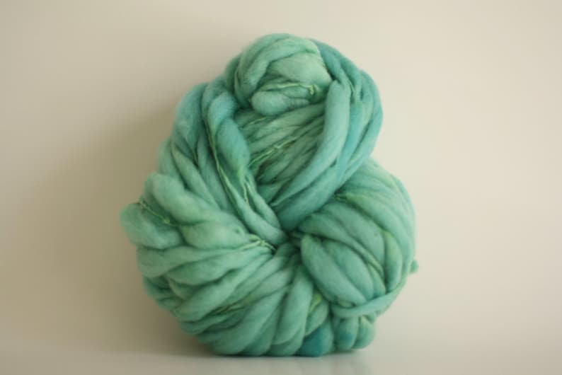 tm Seafoam Green HandSpun Thick and Thin Wool Yarn Chunky Slub Hand Dyed tts