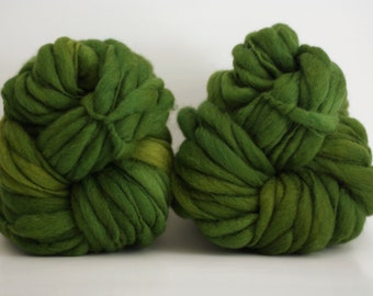 HandSpun Thick and Thin Wool Yarn Chunky Slub Hand Dyed tts™  Pesto