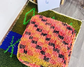 Marockansk berberottoman: Tuftad ull, korallrosa - Boho golvkudde