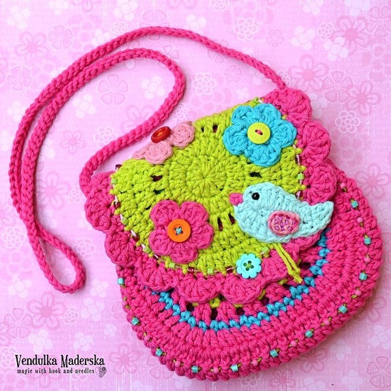 Adorable DIY Birdie Purse Crochet Pattern image 2