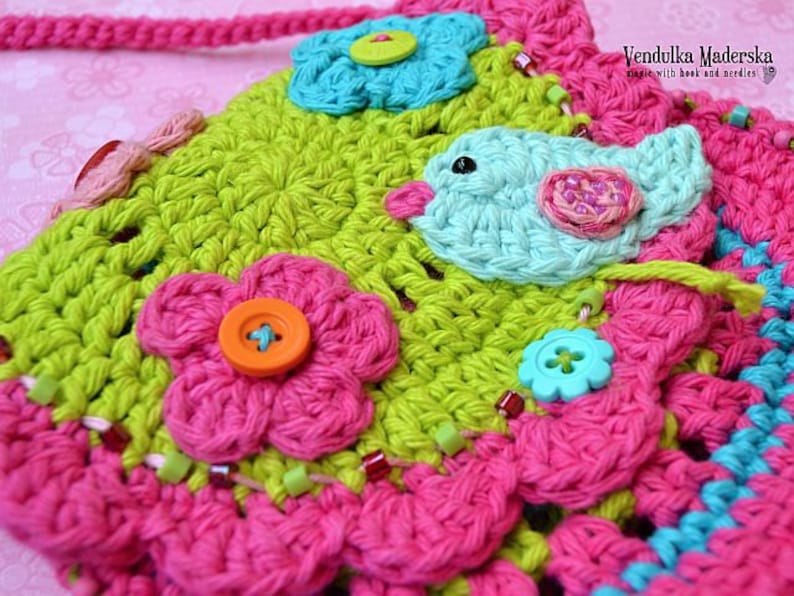 Adorable DIY Birdie Purse Crochet Pattern image 3