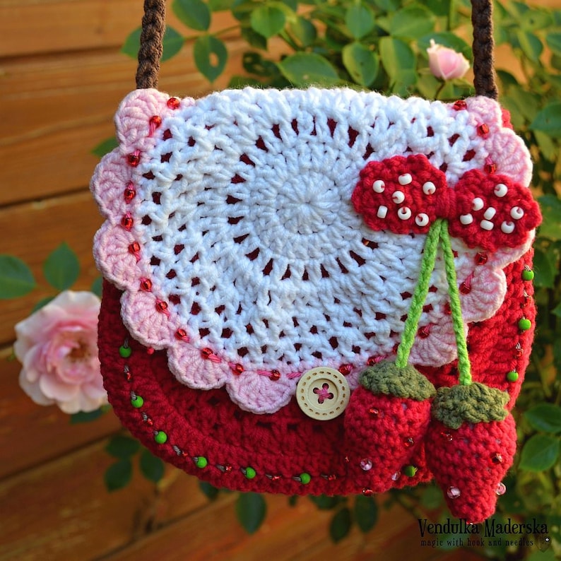 Crochet pattern Strawberry crochet purse by VendulkaM crochet handbag/ bag pattern/ digital, DIY, pdf image 5
