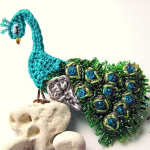 Patron au crochet broche paon DIY image 1