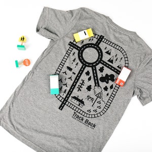 お父さんのプレイマットTシャツ（男性用）ロードトラック、面白いお父さんシャツ、レーストラックシャツ、電車のトラック、父の日、お父さんの車マッサージシャツ、お父さんの車トラック