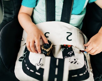 Tapis de jeu pour voiture, cadeau d'anniversaire pour tout-petit, cadeau d'anniversaire pour garçon, jouet de voyage pour tout-petit, tapis de jeu pour voiture, jouet de voyage Montessori, jouet de voyage en avion, jouet pour voyage sur la route