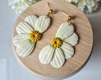 Large Ivory Daisy Earrings, Detailed Textured Polymer Clay Botanical Jewelry, Mothers Day Gift for Her