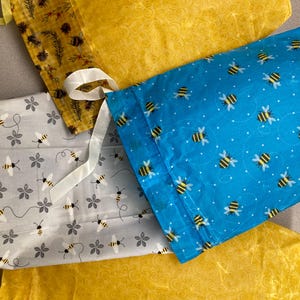 Grote herbruikbare broodzak met bijenwas beklede hommels