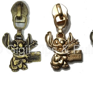 Movie Director Alien - zipper pulls - size 5 - double sided pulls - Novelty zipper pulls