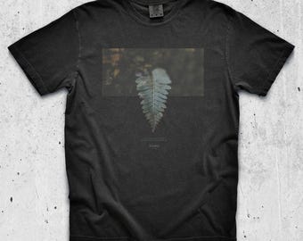 Farn Grafik T-Shirt: Schwarz Grunge, Natur Druck