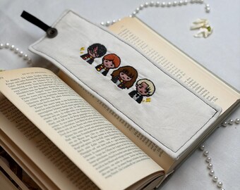 Handmade Embroidered Bookmark – Gift for Book Lovers, Reading Accessory