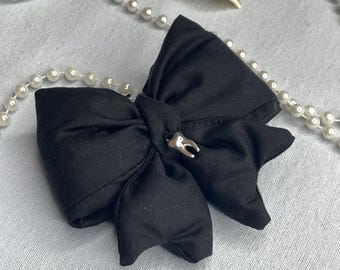 Handmade Fabric Bow Keychain – Charm Accent, Stylish Accessory