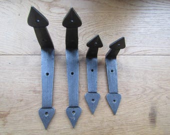 PAIR of SPEAR solid heavy Cast Iron rustic vintage Industrial Victorian scaffold Shelf Brackets shelving brackets Antique iron