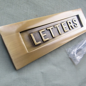 Plaque de boîte aux lettres en laiton massif, style victorien ancien, à ressort.