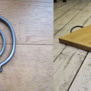 Par bricka med lyftbåge i ostbricka, skärbräda i gjutjärn, rustikt vintagehandtag till skåp/skåp/lådhandtag i antikjärn